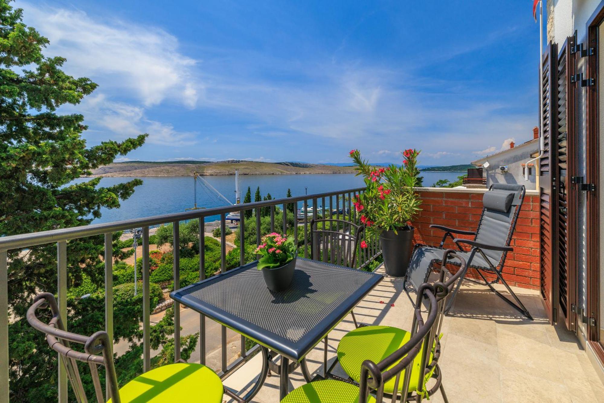 Apartmani Viktorija Jadranovo Esterno foto