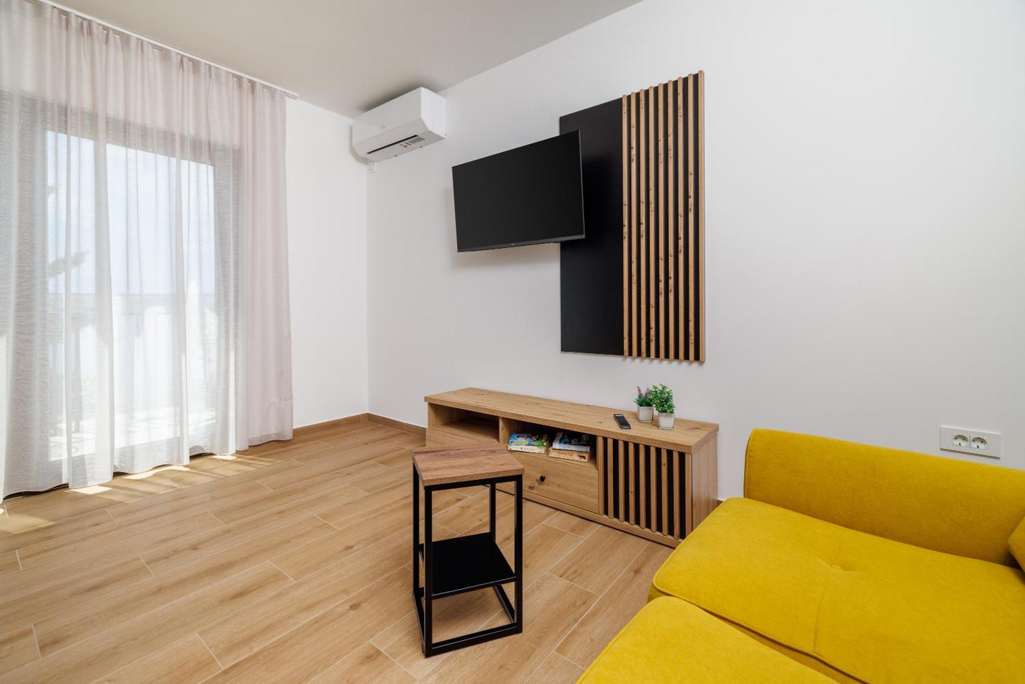 Apartmani Viktorija Jadranovo Esterno foto