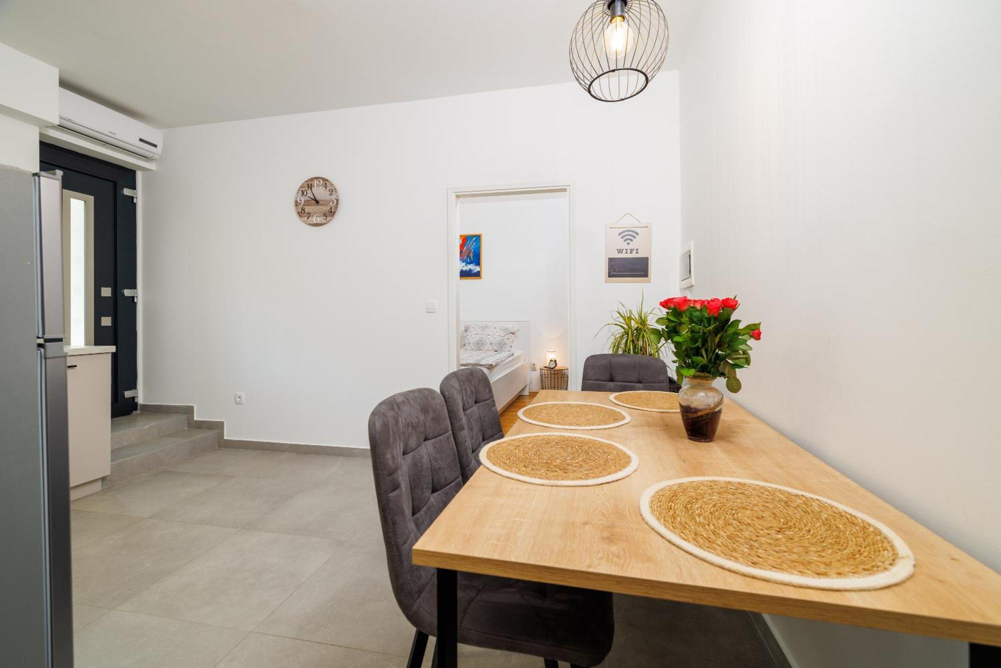 Apartmani Viktorija Jadranovo Esterno foto