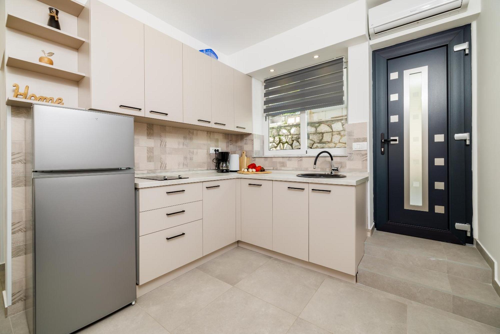 Apartmani Viktorija Jadranovo Esterno foto