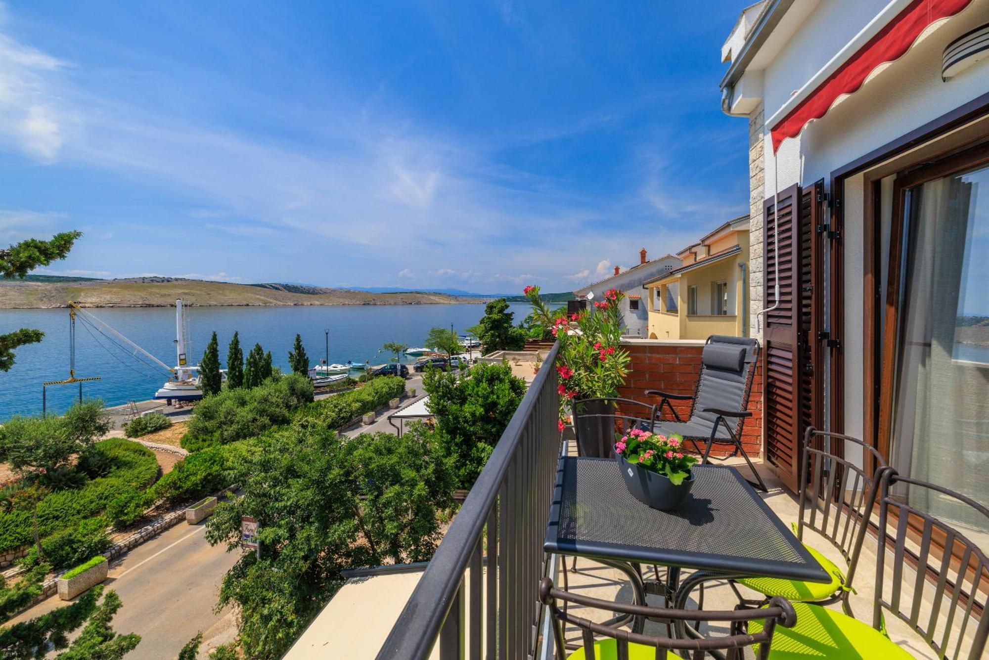Apartmani Viktorija Jadranovo Esterno foto