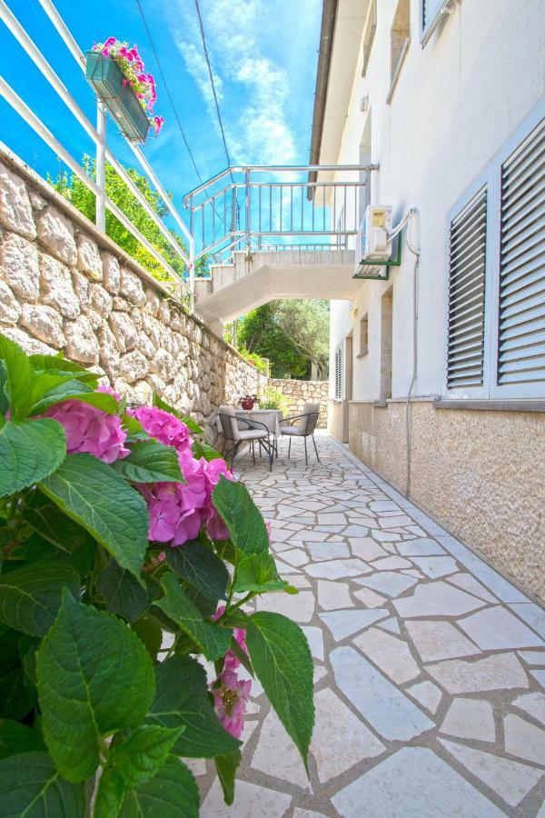 Apartmani Viktorija Jadranovo Esterno foto