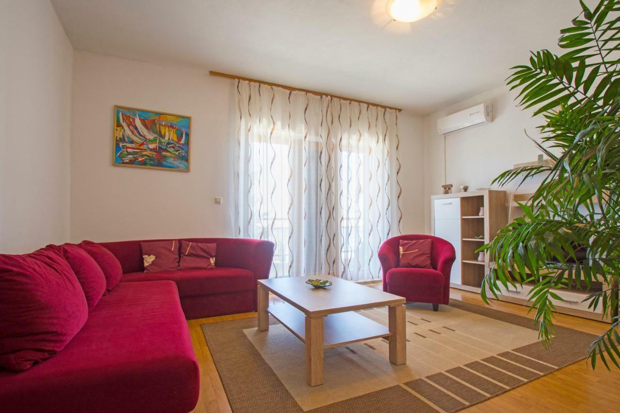 Apartmani Viktorija Jadranovo Esterno foto